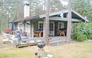 Afbeelding uit fotogalerij van Cozy Home In Hammar With Sauna in Hammarö