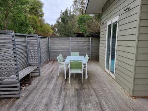 Rõdu või terrass majutusasutuses One Level at Broadbeach Inverloch