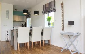 Photo de la galerie de l'établissement Stunning Home In Vlagtwedde With Kitchen, à Vlagtwedde