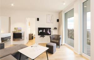 トラフェミュンデにあるAwesome Apartment In Lbeck Travemnde With 3 Bedrooms, Sauna And Wifiのギャラリーの写真