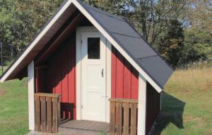 BredavikにあるCozy Home In Tjurkö With Kitchenのギャラリーの写真