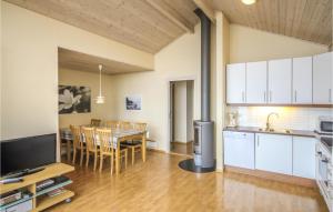 NedstrandにあるNice Home In Nedstrand With 5 Bedrooms, Sauna And Wifiのギャラリーの写真
