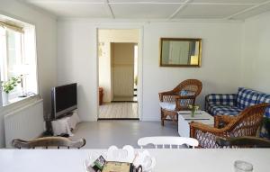Photo de la galerie de l'établissement Nice Apartment In Immeln With 3 Bedrooms And Wifi, à Immeln