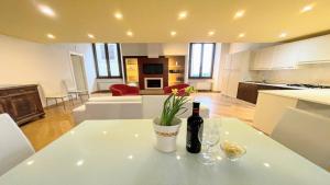 Fotografia z galérie ubytovania Terrazza Duomo With Spectacular Views from 2 large Terraces - sleeps 6 v destinácii Spoleto