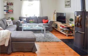 Photo de la galerie de l'établissement 3 Bedroom Cozy Home In Aurskog, à Urskog