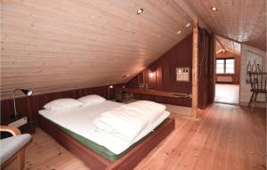 ハンブルクスンドにあるStunning Home In Hamburgsund With 2 Bedrooms And Wifiのギャラリーの写真