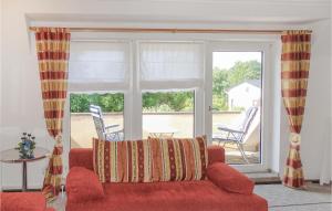 Χώρος καθιστικού στο Gorgeous Apartment In Büsum Ot Westerdeichs