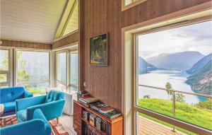 Foto de la galería de Nice Home In Skjolden With House Sea View en Luster