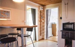 Kuchyň nebo kuchyňský kout v ubytování Gorgeous Home In Ronneby With Kitchen