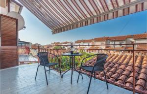Balkón alebo terasa v ubytovaní 3 Bedroom Stunning Home In Omisalj