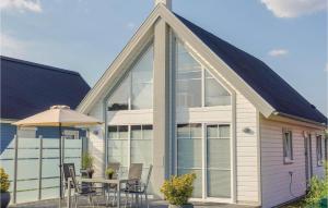 El edificio en el que está la casa vacacional