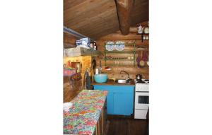 Kjøkken eller kjøkkenkrok på 2 Bedroom Cozy Home In mli