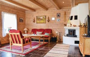 O zonă de relaxare la Lovely Home In Fyresdal With House A Mountain View