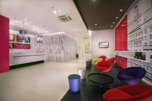 Gallery image of favehotel Melawai in Jakarta +18 photos