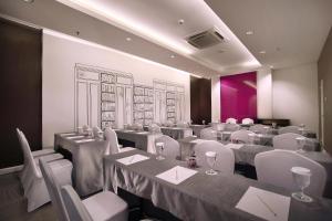 Gallery image of favehotel Melawai in Jakarta