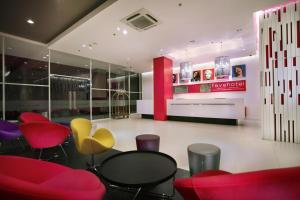 Gallery image of favehotel Melawai in Jakarta