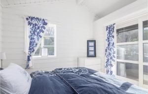 Gallery image of 3 Bedroom Cozy Home In Skjold in Skjold