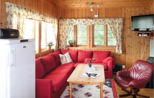 Galeriebild der Unterkunft Cozy Home In Varaldsy With Kitchen in Gjuvsland