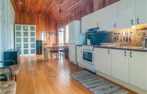 Kuchyň nebo kuchyňský kout v ubytování Beautiful Home In Visby With House Sea View