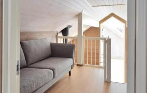 พื้นที่นั่งเล่นของ 3 Bedroom Beautiful Home In Sjusjøen