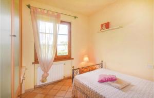 Posteľ alebo postele v izbe v ubytovaní Pet Friendly Home In Camaiore -Lu-