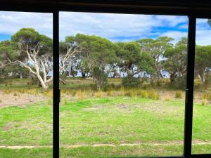 Fotografie z fotogalerie ubytování Peacehaven Chalet on the Irwin Inlet v destinaci Bow Bridge