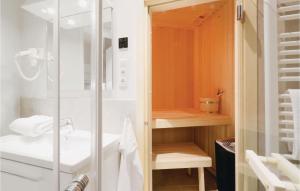 Ein Badezimmer in der Unterkunft Priwallpromenade 2, Whg 11