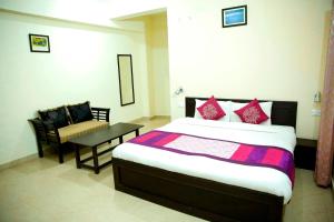 Φωτογραφία από το άλμπουμ του Hotel Avlokan - Near Kainchi Dham Mandir σε Bhowāli