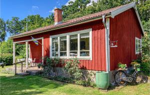 En have udenfor Nice Home In Listerby With Wifi