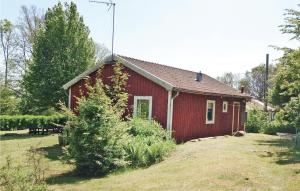 En have udenfor Nice Home In Listerby With Wifi