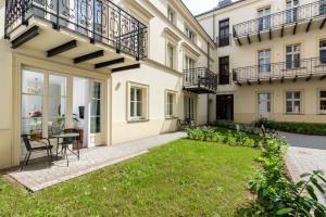 Vonkajšia záhrada v ubytovaní Atrium - Old Town Luxury Apartments - by Upstairs