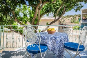 Gallery image of Bohemian Nest - Cheerful 2-Bedroom Villa with pool in Dhavgáta