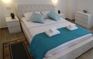 Ein Bett oder Betten in einem Zimmer der Unterkunft 2 Bedroom Awesome Apartment In Zadar