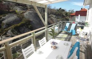 Balkón nebo terasa v ubytování Stunning Apartment In Kungshamn
