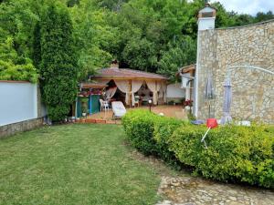 A garden outside Villa Vladi Balchik