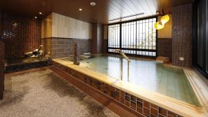 Piscina de la sau aproape de Onyado Nono Osaka Yodoyabashi