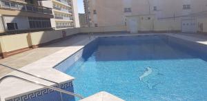 Bazén v ubytovaní Holidays2Torremolinos Studio in Loma del Colegial Torremolinos close to center with pool, rooftop terrace alebo v jeho blízkosti
