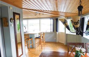 Afbeelding uit fotogalerij van Cozy Home In Trans With Kitchen in Tranås