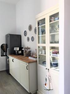 A kitchen or kitchenette at Villa Miranda