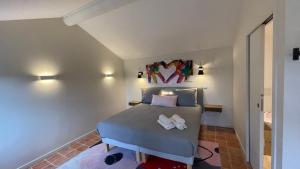 Posteľ alebo postele v izbe v ubytovaní Appart13 piscine chauffée de luxe Belvoir13 à 10 min d Aix