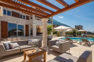 Bazén v ubytovaní Luxury Villa Salvina alebo v jeho blízkosti