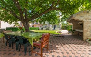 Vonkajšia záhrada v ubytovaní Stunning Home In Biograd Na Moru + 30 fotografií