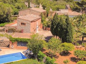 Bazén v ubytovaní Finca Pessal alebo v jeho blízkosti