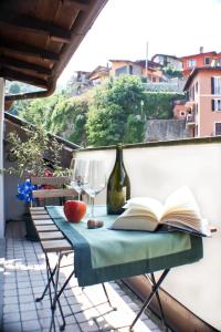 En balkong eller terrass på My Heart in Argegno - by My Home In Como