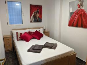 Łóżko lub łóżka w pokoju w obiekcie SunRise Den, a pie de playa, vista al mar y piscina