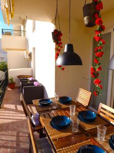 A seating area at Casa Familiar para 10 con jardín, bbq, terraza, piscina y playa cerca