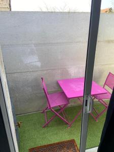 Balkon lub taras w obiekcie Le Cosily jacuzzi et sauna privatif