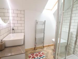 Koupelna v ubytování Little Nook + 26 fotografií