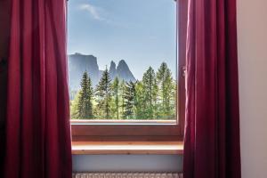 A general mountain view or a mountain view taken from Az apartmant