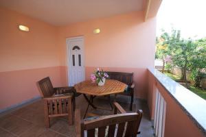 Balkón nebo terasa v ubytování Apartments Coral, Klimno, island Krk